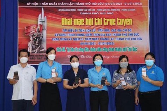 <a href="/tin-tuc-su-kien/ve-hoi-thi-truc-tuyen-tim-hieu-di-tich-lich-su-van-hoa-dia-chi-do-cong-trinh-tr/ctfull/84359/431878">Về hội thi trực tuyến tìm hiểu
di tích lịch sử-văn<span class=bacham>...</span></a>
